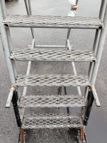 1237157-6 Ladder / Plateau