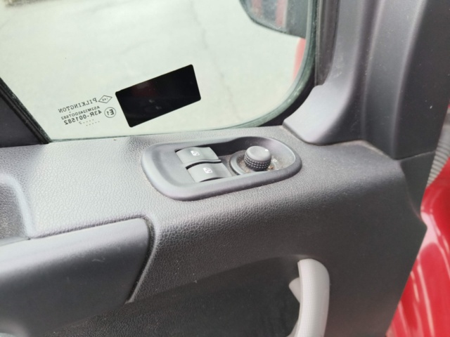 1237167-71 Tractor Renault Master 3.5 T 2.3 dCi -2012