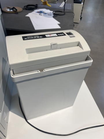 1243431-7 Printer with toner and shredder - HP Color LaserJet CP5225