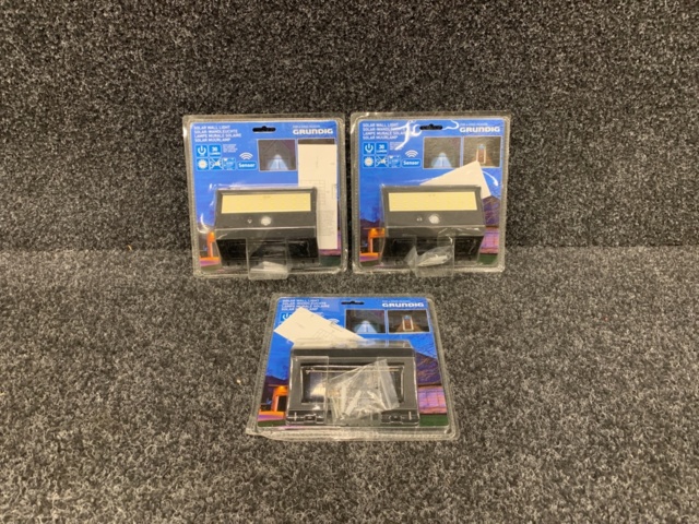 1268477-2 3 solar-led wall lights with sensor, Grundig