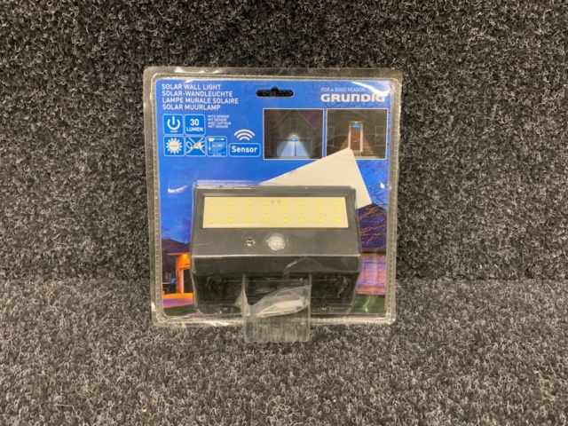 1268477-3 3 solar-led wall lights with sensor, Grundig