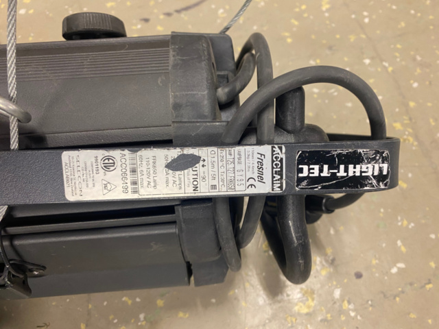 1068987-7 Selecon Acclaim Fresnel 650w 18pcs