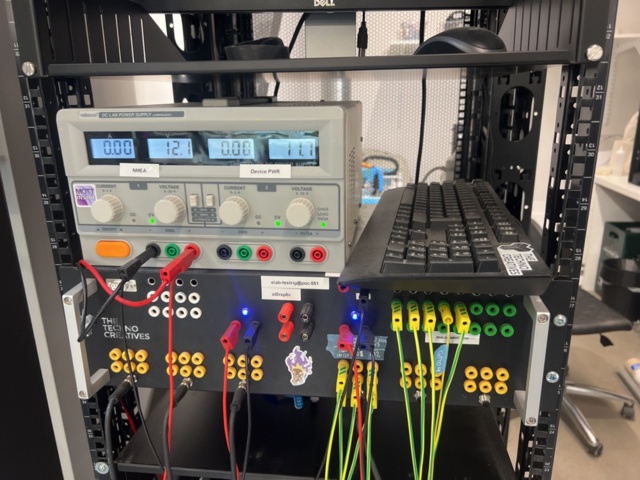 1244732-3 Server rack with test equipment for electricity