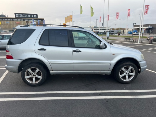 1263068-6 Mercedes-Benz ML 230 Manual, 150hp, 1999