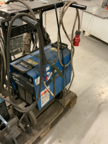 1196908-5 Miller welding XMT 304