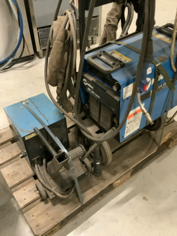 1196908-4 Miller welding XMT 304