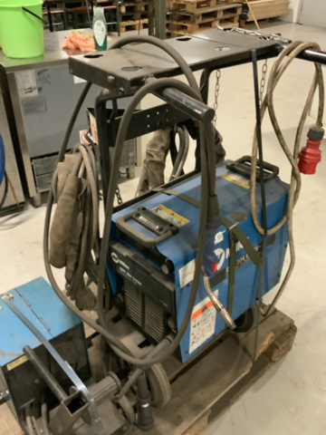 1196908-7 Miller welding XMT 304