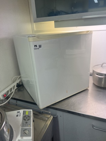 1244754-2 Refrigerator smaller model - Upo UJV 50