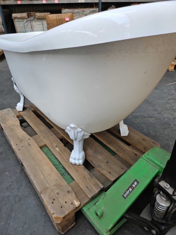 1264593-2 Kristoffer white Bathtub with lion paws sw366