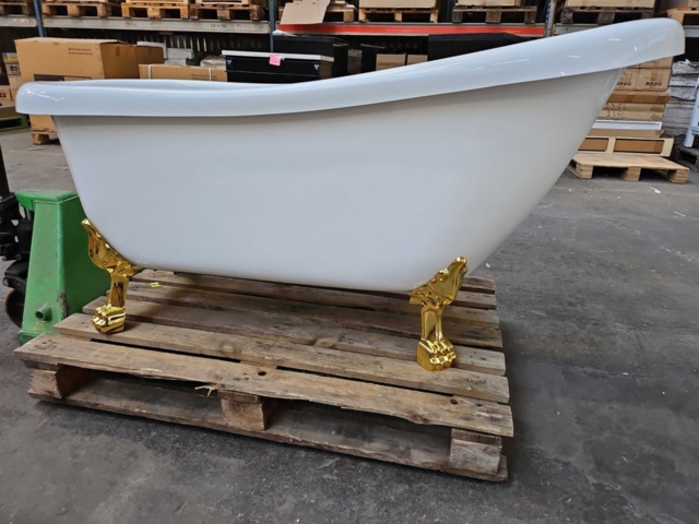 1264581-1 Kristoffer white Bathtub with lion paws sw366