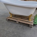 1264581-3 Kristoffer white Bathtub with lion paws sw366