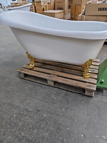 1264581-3 Kristoffer white Bathtub with lion paws sw366
