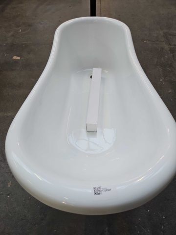 1264581-5 Kristoffer white Bathtub with lion paws sw366