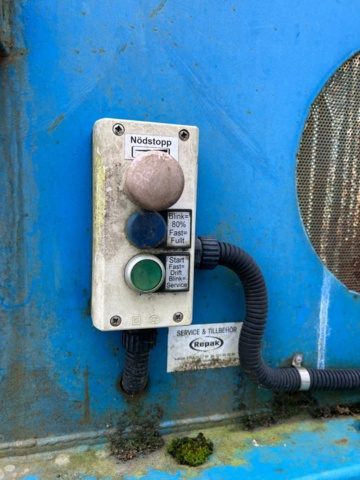 1269025-15 Komprimator med container