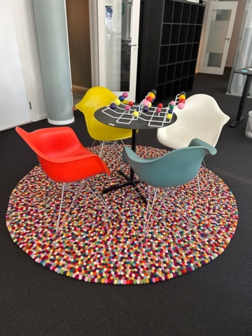 1250509-23 Table and 4 chairs Eames/Vitra - "DAR", carpet HAY