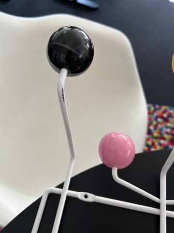 1250509-26 Table and 4 chairs Eames/Vitra - "DAR", carpet HAY