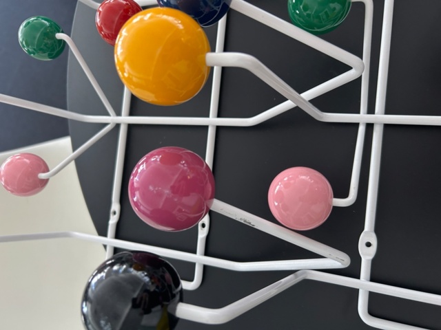 1250509-29 Table and 4 chairs Eames/Vitra - "DAR", carpet HAY