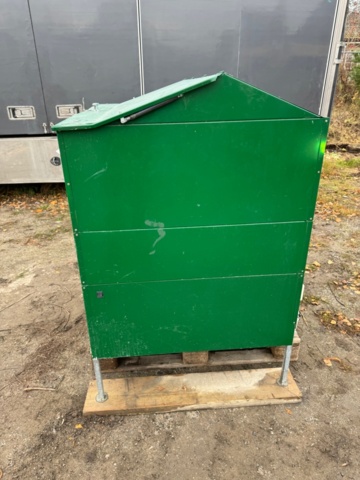 1199008-4 Golf ball machine with balls