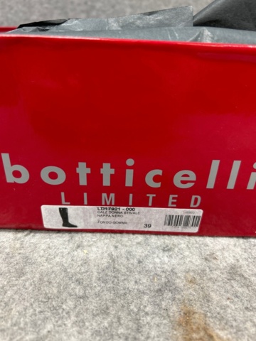 988767-15 Women's shoes 35-39 - Roberto Botticelli, Elisabetta Franchi, and more.
