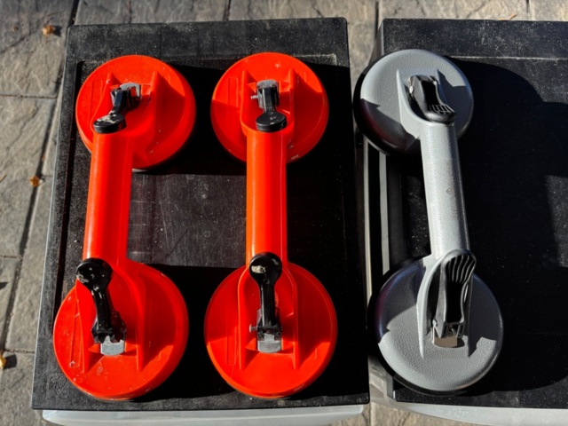 1176201-1 3 vacuum lifters