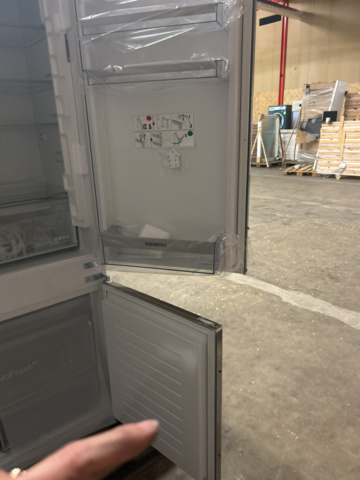 1250591-3 Refrigerator and freezer integrated Siemens