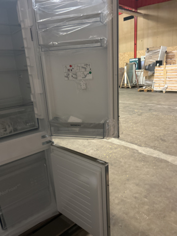 1250591-4 Refrigerator and freezer integrated Siemens