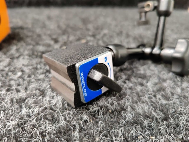 1270266-5 Measuring stand with indicator clock and rocker indicator