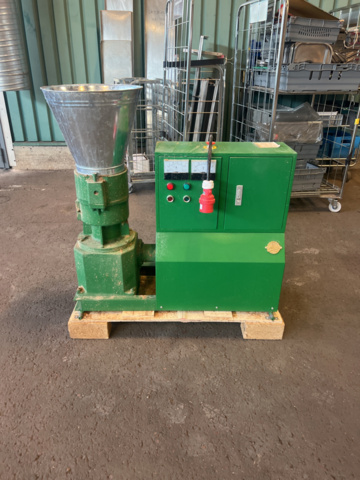 1270683-2 Pellet press SK-200E