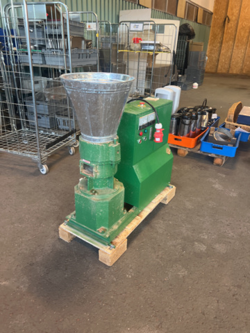 1270683-3 Pellet press SK-200E