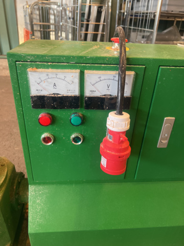 1270683-9 Pellet press SK-200E