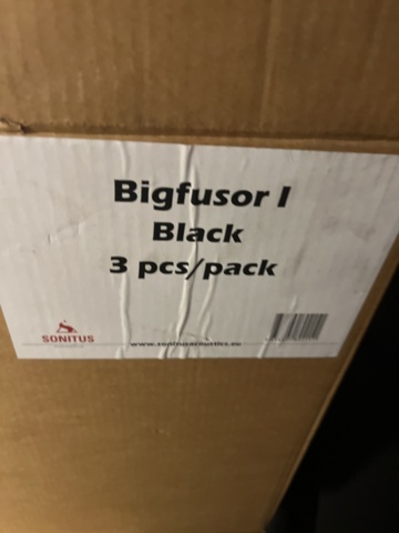 1248568-4 The storage room - Clothes hangers and various details