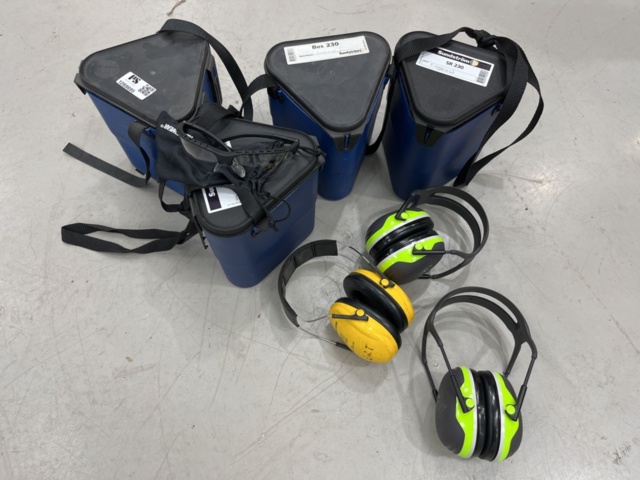 1269695-1 Samling med andningsmasker och hörselkåpor