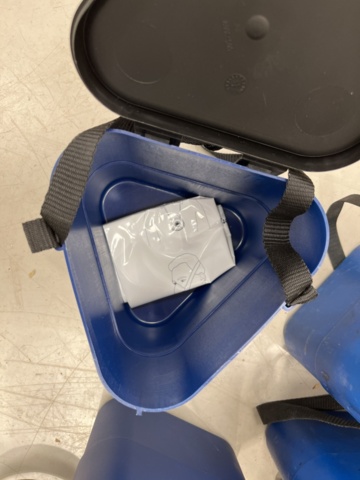 1269695-5 Samling med andningsmasker och hörselkåpor