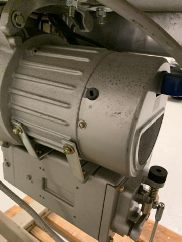 1261912-26 Sewing machine Mitsubishi LT2-250