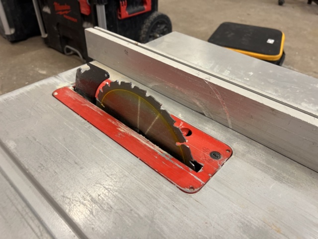 1248592-4 Bosch table saw