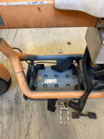 1240506-9 Electric moped Cake Scoop -2021