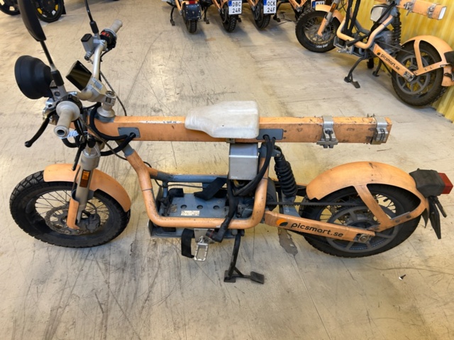 1240506-6 Electric moped Cake Scoop -2021