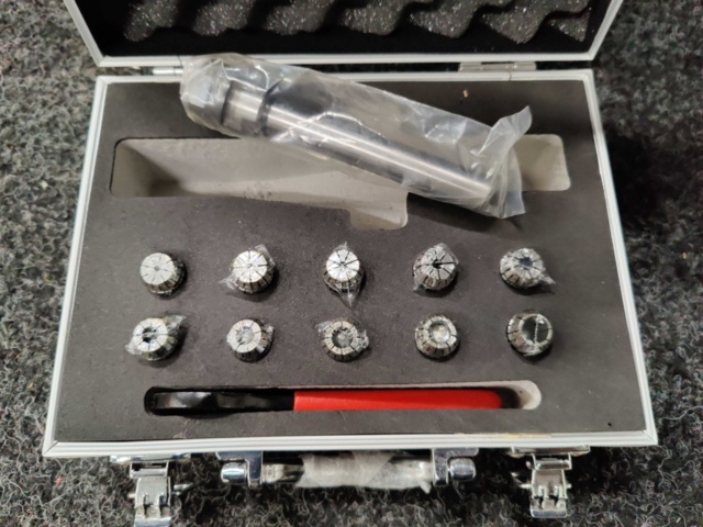 1272614-2 Cylindrical socket chuck ER16