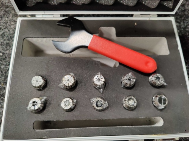 1272614-9 Cylindrical socket chuck ER16