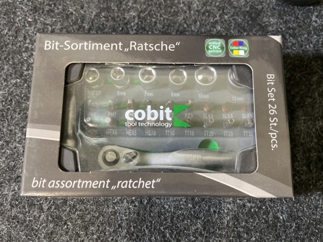 1272704-4 Hacksaw, chisel set, mandrel, rubber hammer, etc