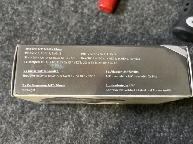 1272704-5 Hacksaw, chisel set, mandrel, rubber hammer, etc