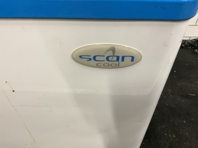 1206875-3 Freezer box on wheels