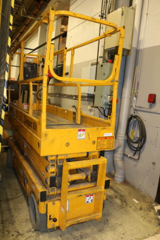 1265086-1 Scissor lift Haulotte Compact 10N (Renovation object)