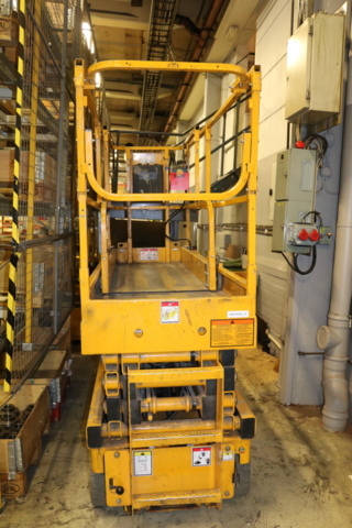 1265086-2 Scissor lift Haulotte Compact 10N (Renovation object)