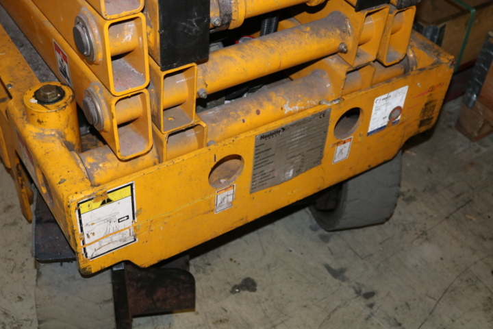 1265086-7 Scissor lift Haulotte Compact 10N (Renovation object)