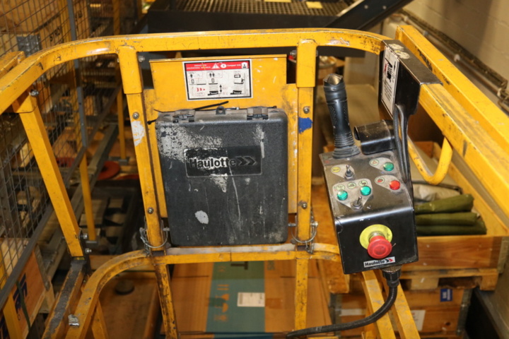 1265086-11 Scissor lift Haulotte Compact 10N (Renovation object)