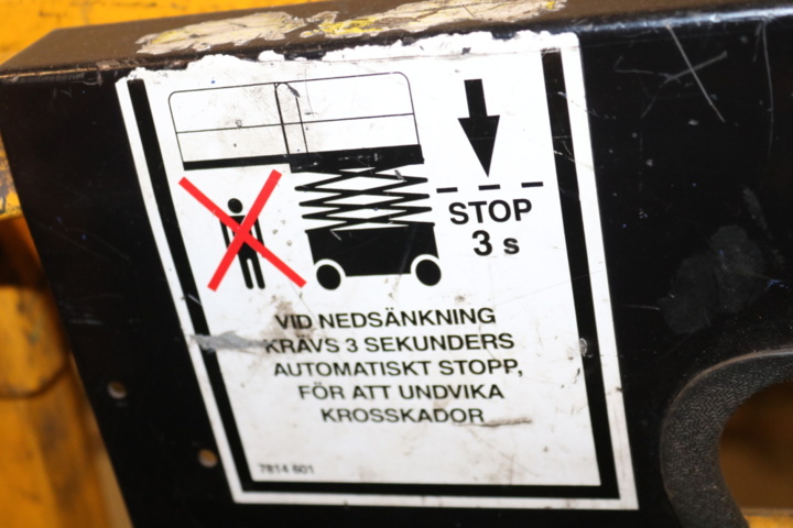 1265086-17 Scissor lift Haulotte Compact 10N (Renovation object)