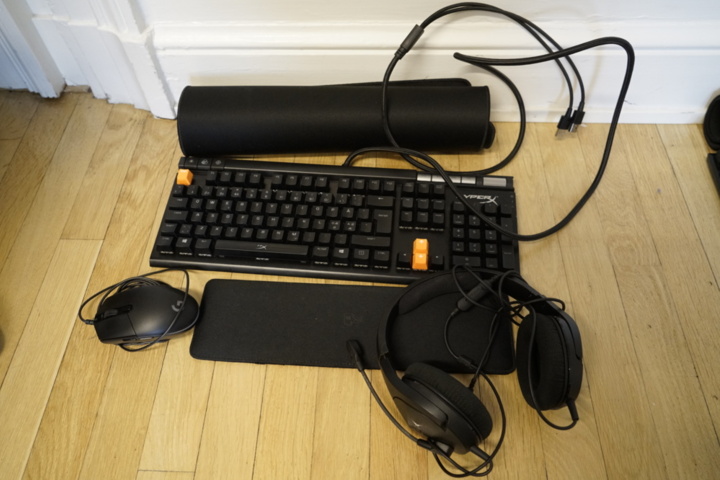 1031141-1 Gaming kit with keyboard, mouse & headphones