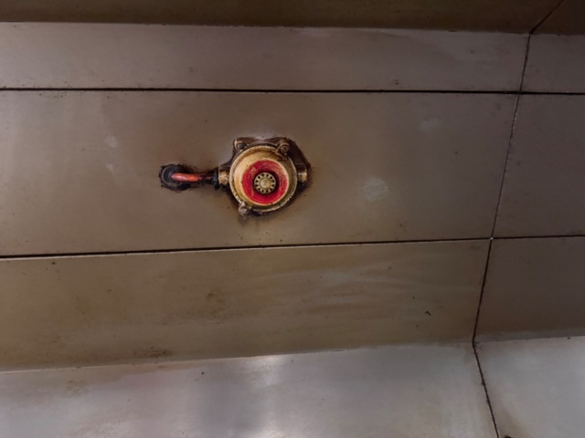 1240528-5 Halton ventilation hood with UV light and built-in fan unit, 550 cm -2013