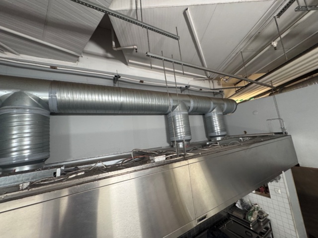 1240528-7 Halton ventilation hood with UV light and built-in fan unit, 550 cm -2013